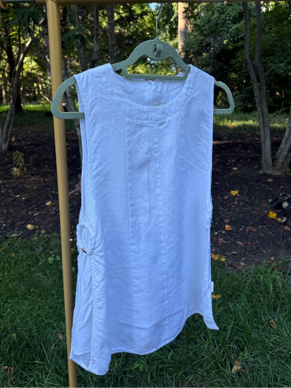 DISSH Women’s White Sleeveless Linen Tunic Top